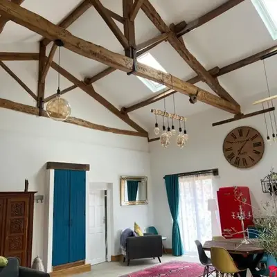Virolet Barn