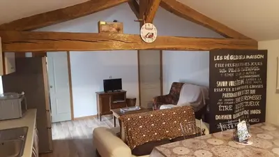 Coin salon dans l'établissement La Thibaudière Gite 70m2