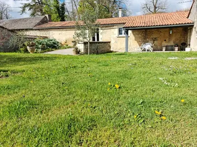 Jardin de l'établissement La Thibaudière Gite 70m2