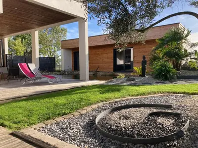 Jardin de l'établissement Adorable Studio d'hôte zen et paisible