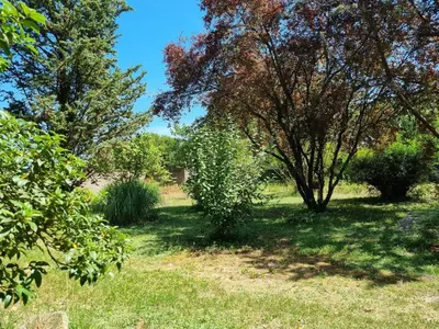 Jardin de l'établissement Maison de plain-pied avec wifi et animaux acceptés, jardin et terrasse privés - FR-1-653-227