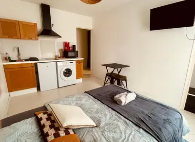Cuisine ou kitchenette dans l'établissement Studio chaleureux - Parking facile - 5min d'Angoulême