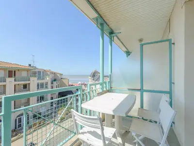 Balcon ou terrasse dans l'établissement Appartement 4 Pers. Terrasse Clim, Piscine Collective - FR-1-258-203