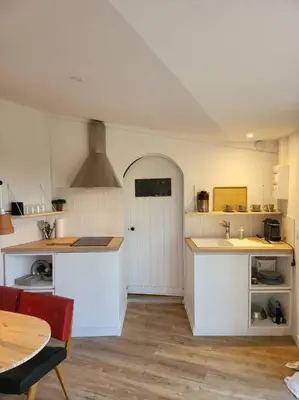 Cuisine ou kitchenette dans l'établissement L'annexe de la verrerie