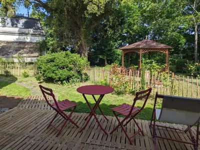 Jardin de l'établissement L'annexe de la verrerie