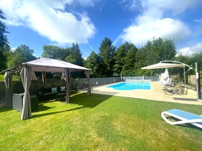 Piscine de l'établissement Camping Moulin du Pommier ou située à proximité