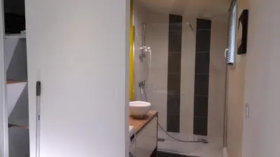 Salle de bains dans l'établissement Maison de 4 personnes