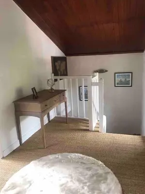 Un ou plusieurs lits dans un hébergement de l'établissement Grand gîte au calme avec piscine