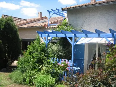 Jardin de l'établissement Les pierres blanches