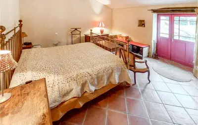 Un ou plusieurs lits dans un hébergement de l'établissement Gorgeous Home In Geay