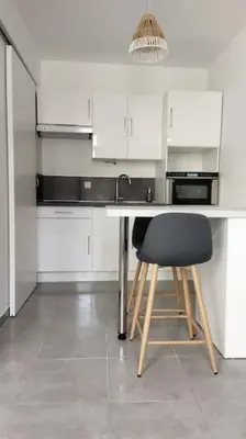 Cuisine ou kitchenette dans l'établissement Super studio, proche centre ville