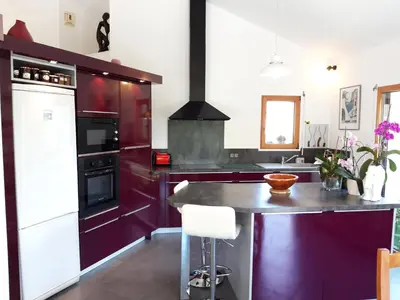 Cuisine ou kitchenette dans l'établissement Maison plain-pied 4 pers, jardin, BBQ, WIFI, animaux OK - Châtelaillon-Plage - FR-1-706-8