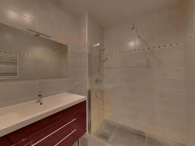 Salle de bains dans l'établissement Confort 2 pièces pour 4 pers, Châtelaillon-Plage, parking - FR-1-706-4