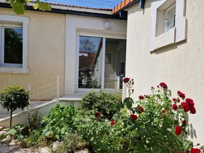 Jardin de l'établissement Maison paisible près de la plage, 5 pers, jardin, animaux bienvenus - FR-1-706-7