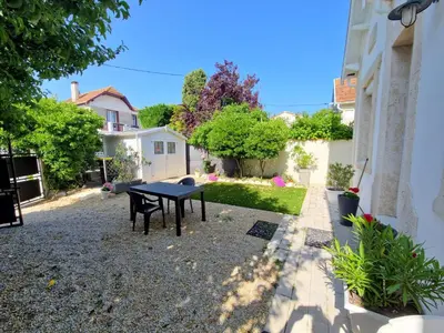 Jardin de l'établissement Villa 5 pers Châtelaillon-Plage, jardin, proche centre et plage - FR-1-706-6
