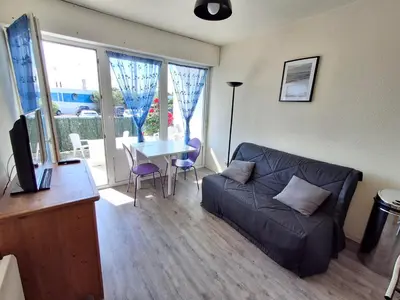 Coin salon dans l'établissement Studio proche plage à Châtelaillon avec terrasse et parking - Animaux admis - FR-1-706-9