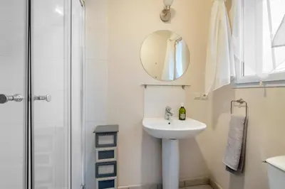 Salle de bains dans l'établissement Le Chant du Moulin - Maison avec piscine