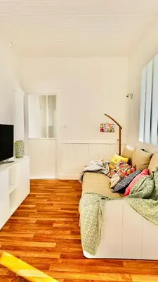 Télévision ou salle de divertissement dans l'établissement Ile de Malvy