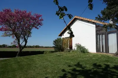 Jardin de l'établissement A proximité du futuroscope et des marais poitevin