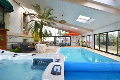 Piscine de l'établissement Villa 4* vue mer piscine spa ou située à proximité