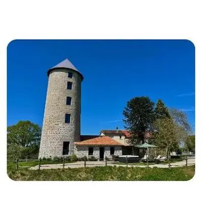 loue ancien moulin a vent avec piscine et jacuzzi
