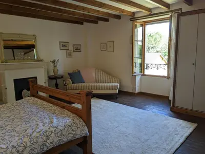 Un ou plusieurs lits dans un hébergement de l'établissement Beautifully renovated Farmhouse with private pool