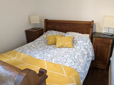 Un ou plusieurs lits dans un hébergement de l'établissement Beautifully renovated Farmhouse with private pool