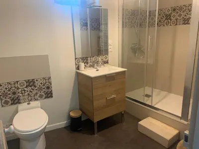 Salle de bains dans l'établissement GITE L’INTEMPOREL