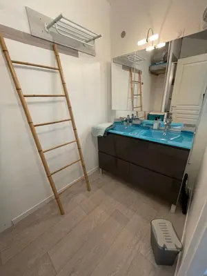 Salle de bains dans l'établissement Grand gîte 14 personnes Sud Vendée