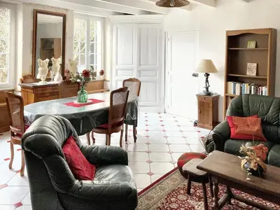 Coin salon dans l'établissement Maison confortable au cœur de Fleurac avec grand jardin