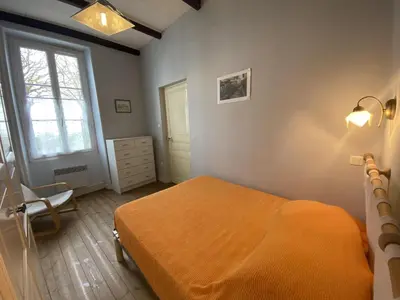 Un ou plusieurs lits dans un hébergement de l'établissement Maison de pêcheur en bord de mer à Fouras, 3 chambres - FR-1-709-44