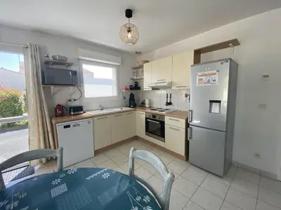 Cuisine ou kitchenette dans l'établissement Maison calme récente à Fouras - 6 pers. - FR-1-709-40