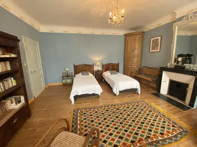 Un ou plusieurs lits dans un hébergement de l'établissement Vaste Maison au Coeur de Fouras, Proche Plages et Commerces, Idéale pour Familles - FR-1-709-39