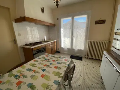 Cuisine ou kitchenette dans l'établissement Maison à Fouras: Proche plages et centre, jardinet, 1 chambre - FR-1-709-52