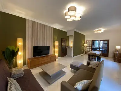 Télévision ou salle de divertissement dans l'établissement Maison Familiale à Fouras: 6 Pers, 95 m², Proche Plage et Centre, Jardin, Tout Confort - FR-1-709-43