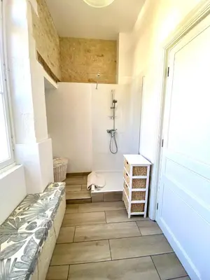 Salle de bains dans l'établissement La Montgrande, 2 bed gîte, Aulnay