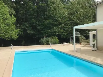 Piscine de l'établissement Sejour a beaubaton ou située à proximité