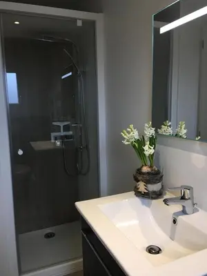 Salle de bains dans l'établissement Mandarine la vallee des noyers