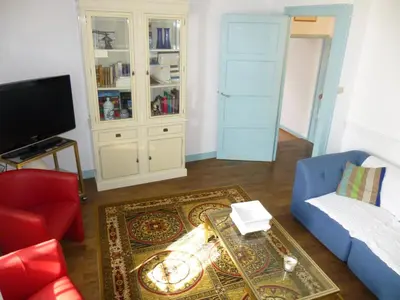 Télévision ou salle de divertissement dans l'établissement La rouartiniere