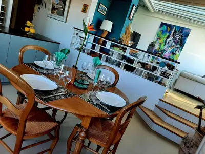 Coin salon dans l'établissement 360 degrés sur la rochelle chambre d hôte