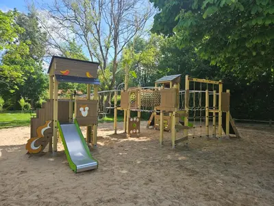 Aire de jeux pour enfants de l'établissement Camping la Venise Verte