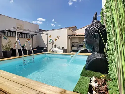 Piscine de l'établissement Maison piscine proche La Rochelle ou située à proximité