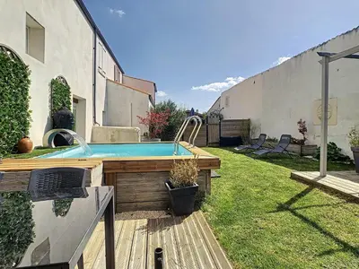Piscine de l'établissement Maison piscine proche La Rochelle ou située à proximité