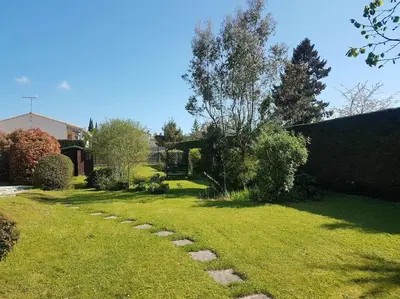 Jardin de l'établissement Maison Aunac