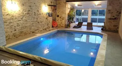 Piscine de l'établissement DOMAINE DE LA LUCARLIERE ou située à proximité