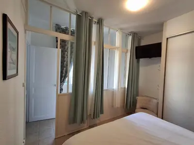 Un ou plusieurs lits dans un hébergement de l'établissement Charmante Villa 4 pièces, 6 pers. au Quartier du Casino de Châtelaillon-Plage, proche mer, jardin, parking - FR-1-706-15