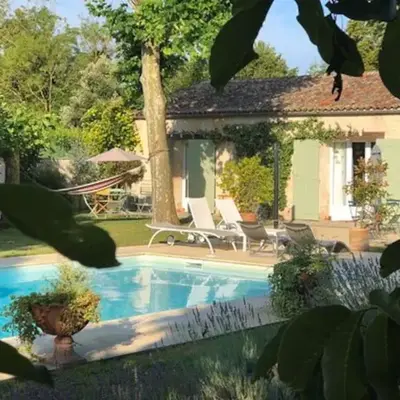 Gîte 2-4 couchages situé dans un magnifique jardin