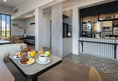 Nourriture dans l'hôtel ou à proximité